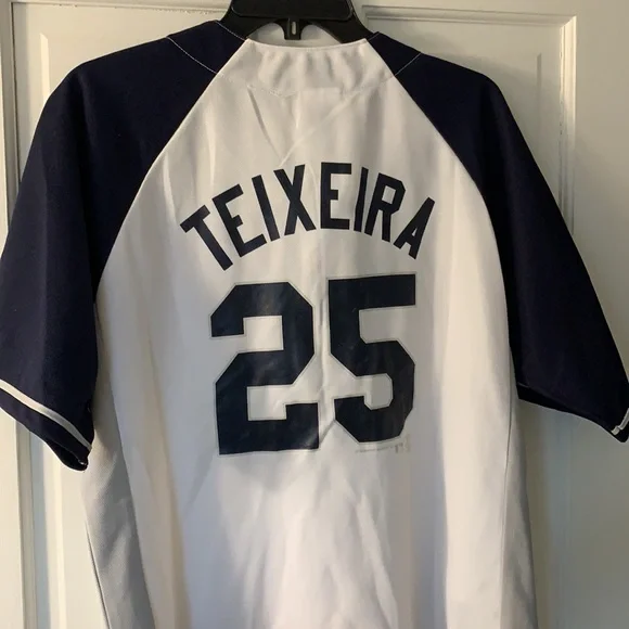 MLB Genuine Merchandise youth 18/20 Yankees Teixeira jersey!